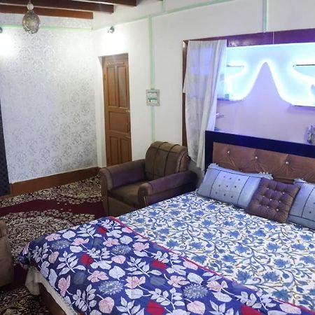 Wani Guest House Gulmarg Extérieur photo