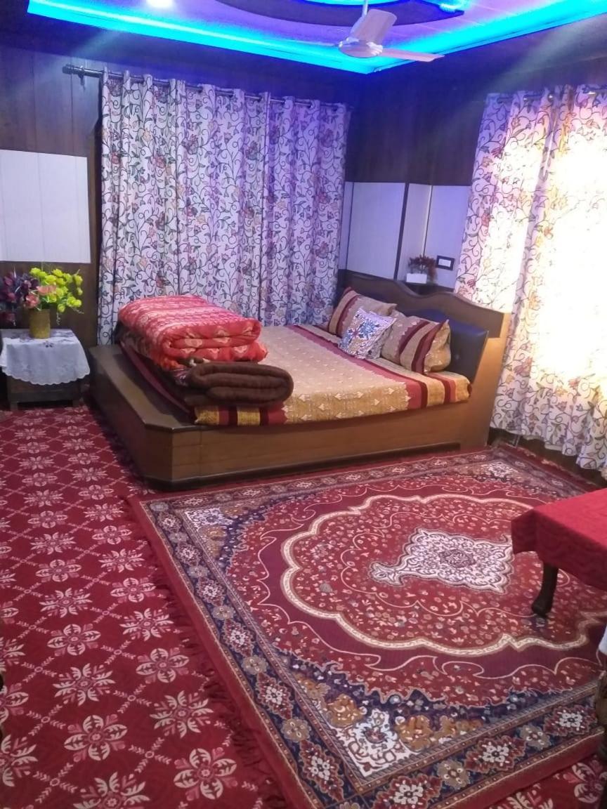 Wani Guest House Gulmarg Extérieur photo