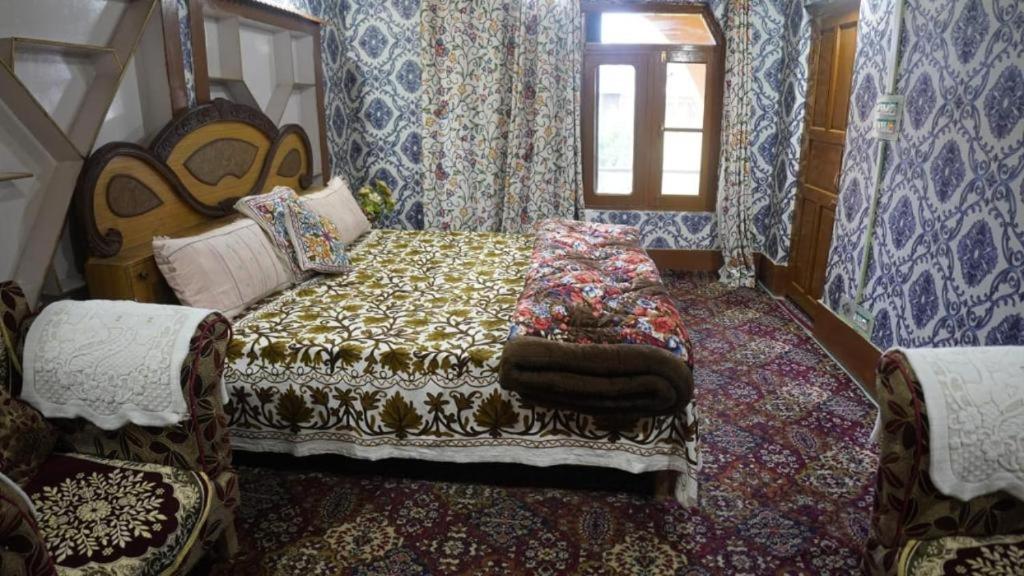 Wani Guest House Gulmarg Extérieur photo